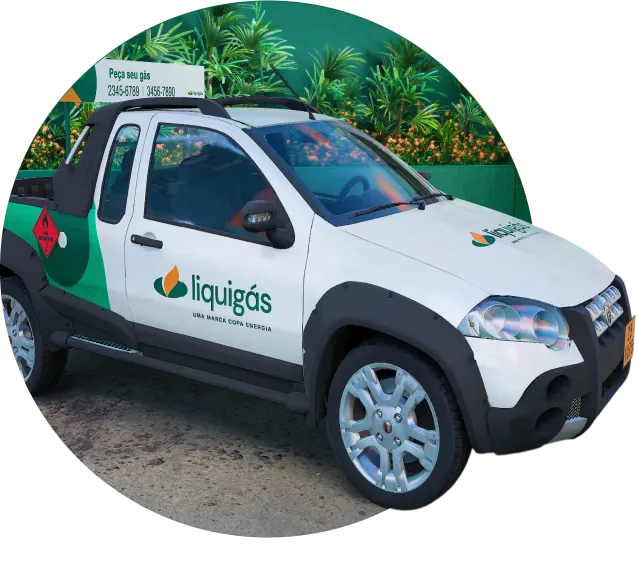 Veículo oficial da Liquigás com logotipos, utilizado para entregas seguras e eficientes de botijões de gás.